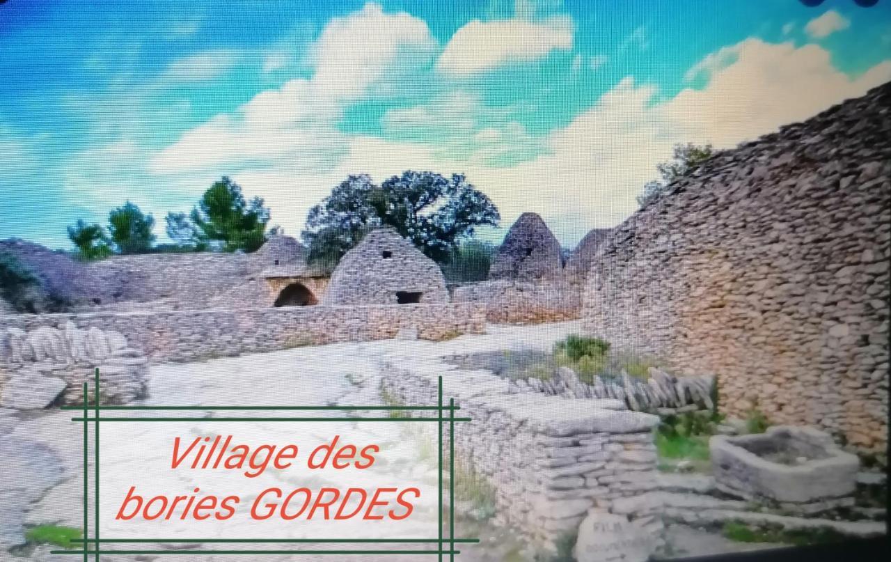 La Fee Viviane Et Michel L'Enchanteur Robion en Luberon Zewnętrze zdjęcie